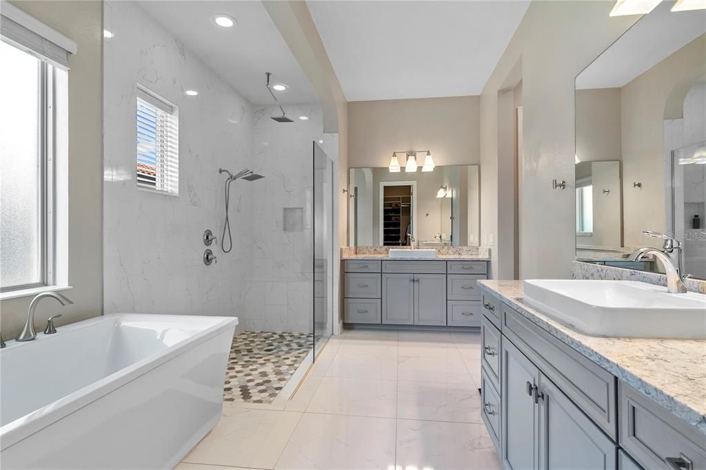 En Venta: $1,850,000 (5 camas, 5 baños, 3800 Pies cuadrados)