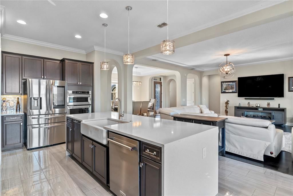 En Venta: $1,850,000 (5 camas, 5 baños, 3800 Pies cuadrados)