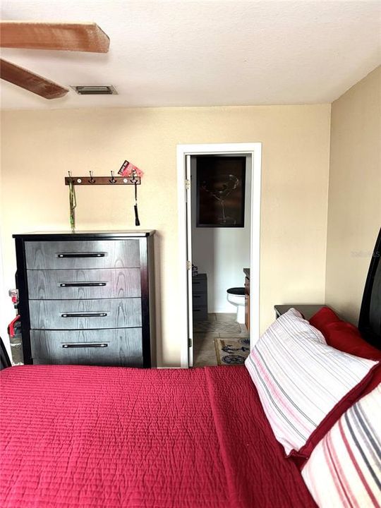 На продажу: $280,000 (3 спален, 2 ванн, 1248 Квадратных фут)