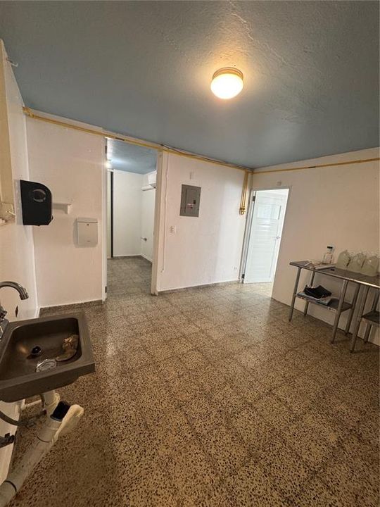 待售: $500,000 (3 贝兹, 2 浴室, 2385 平方英尺)