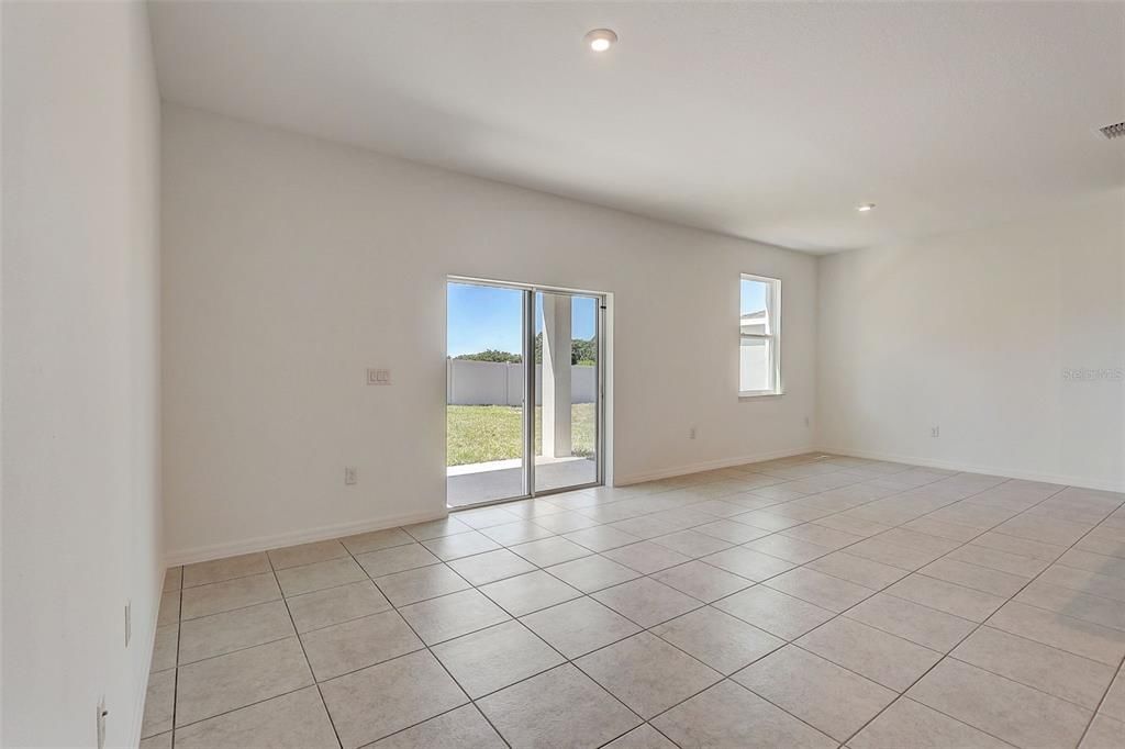 En Venta: $293,990 (3 camas, 2 baños, 1350 Pies cuadrados)