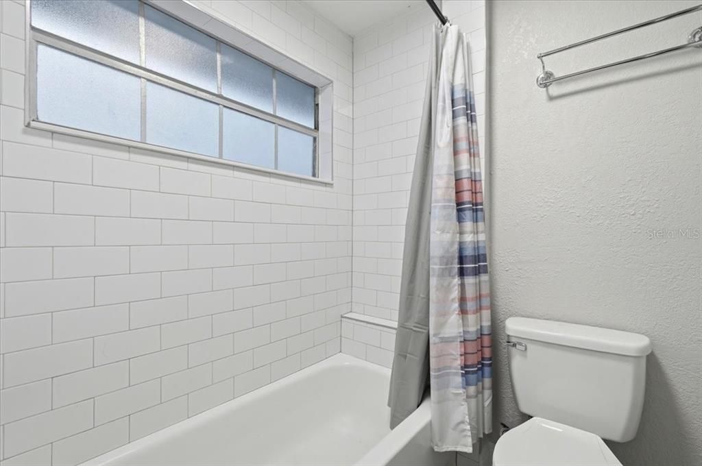 For Sale: $348,999 (3 beds, 3 baths, 2054 Square Feet)