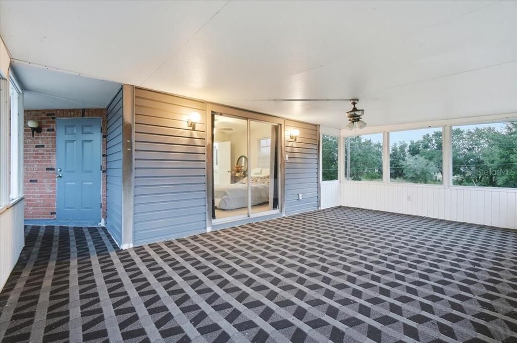 For Sale: $348,999 (3 beds, 3 baths, 2054 Square Feet)