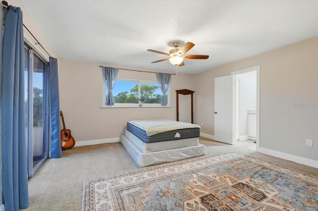 For Sale: $348,999 (3 beds, 3 baths, 2054 Square Feet)