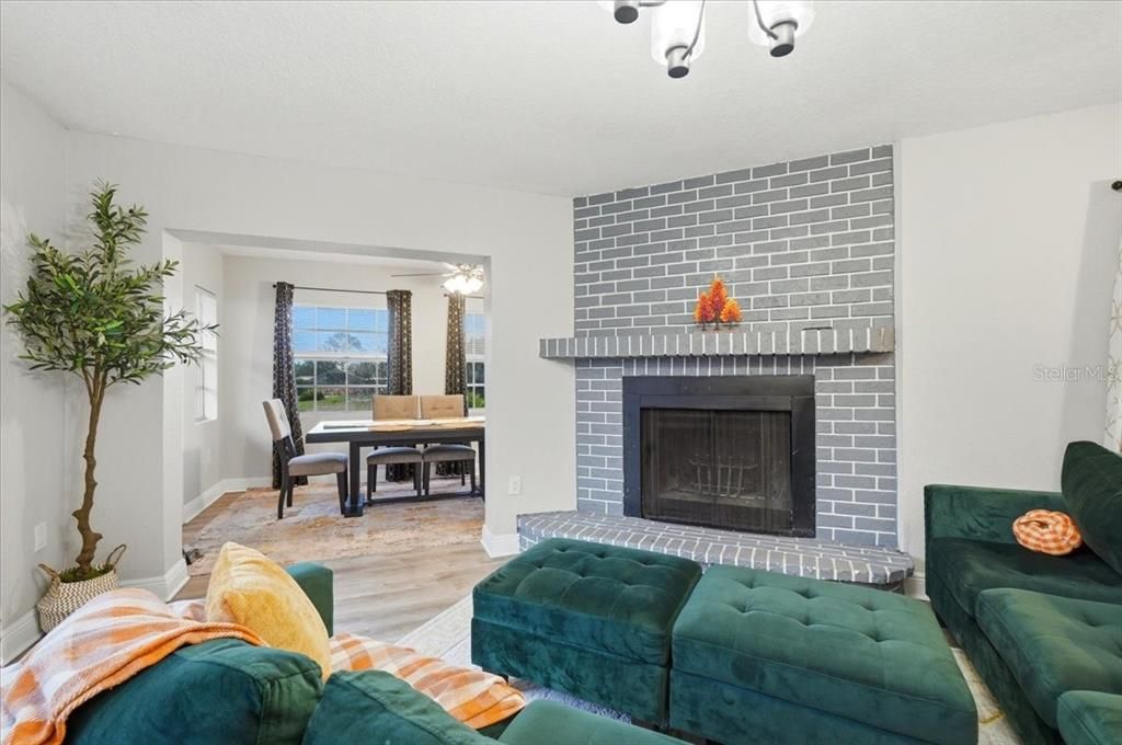 For Sale: $348,999 (3 beds, 3 baths, 2054 Square Feet)