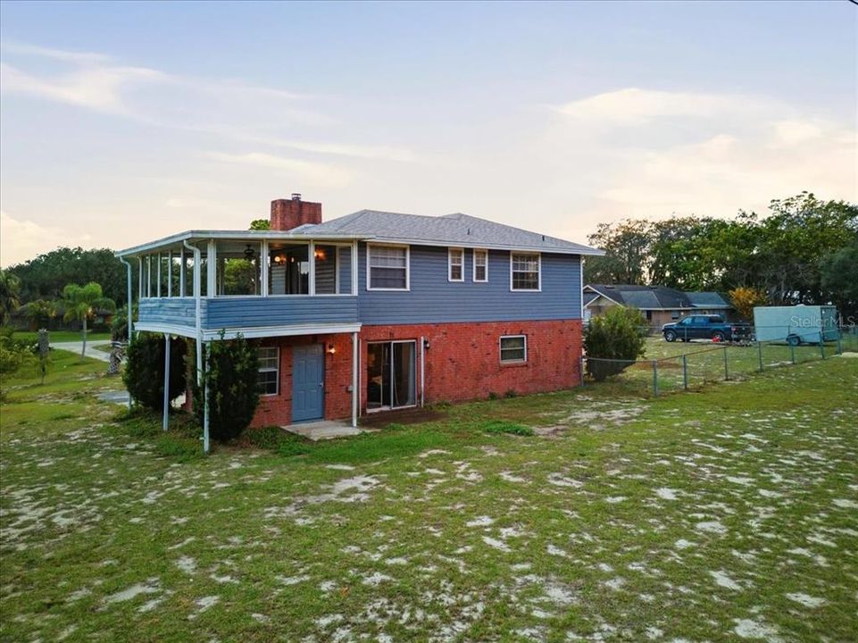 For Sale: $348,999 (3 beds, 3 baths, 2054 Square Feet)