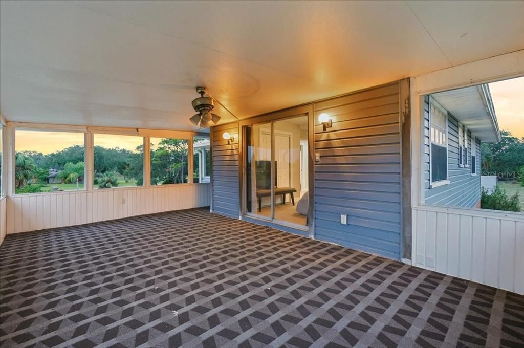 For Sale: $348,999 (3 beds, 3 baths, 2054 Square Feet)