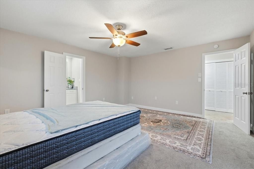 For Sale: $348,999 (3 beds, 3 baths, 2054 Square Feet)