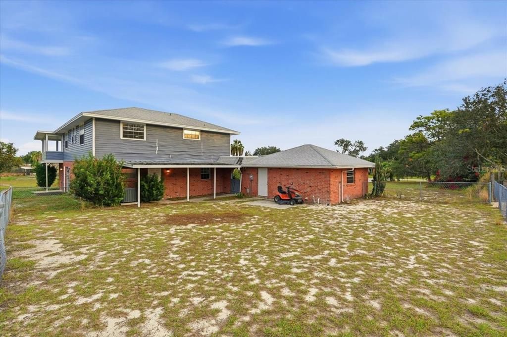 For Sale: $348,999 (3 beds, 3 baths, 2054 Square Feet)