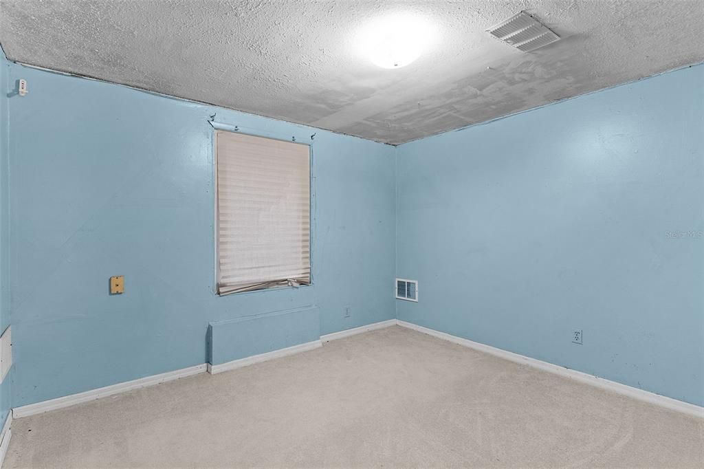 For Sale: $169,000 (2 beds, 1 baths, 1008 Square Feet)