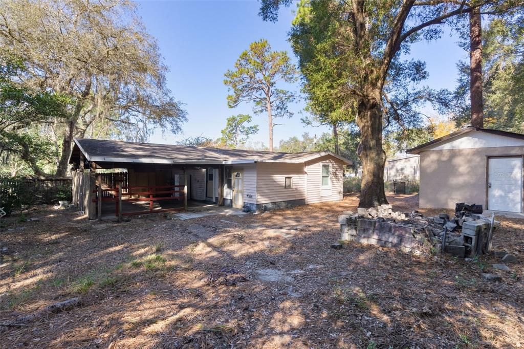 For Sale: $169,000 (2 beds, 1 baths, 1008 Square Feet)