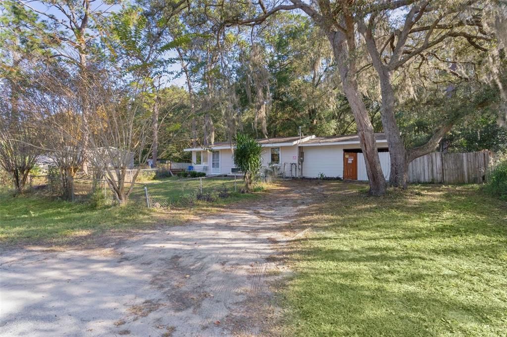 For Sale: $169,000 (2 beds, 1 baths, 1008 Square Feet)