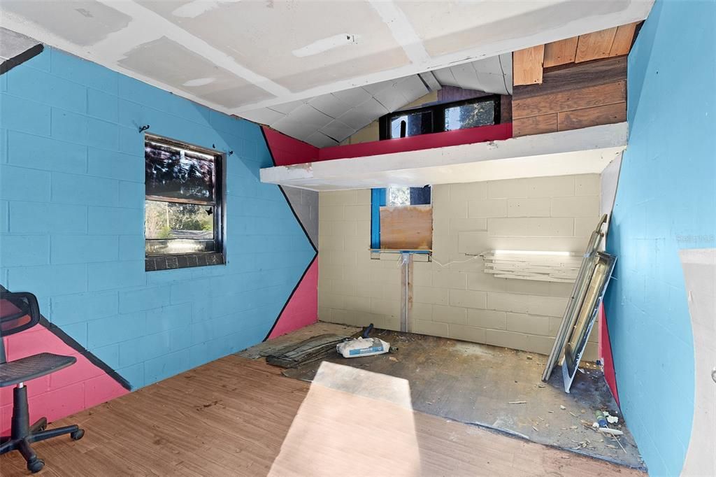 For Sale: $169,000 (2 beds, 1 baths, 1008 Square Feet)