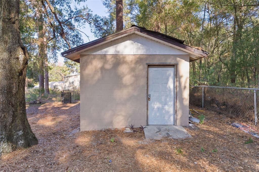 For Sale: $169,000 (2 beds, 1 baths, 1008 Square Feet)