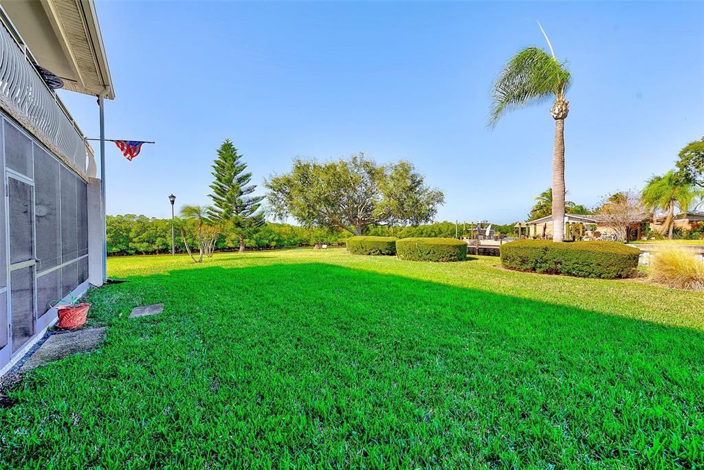 待售: $199,000 (1 贝兹, 1 浴室, 827 平方英尺)