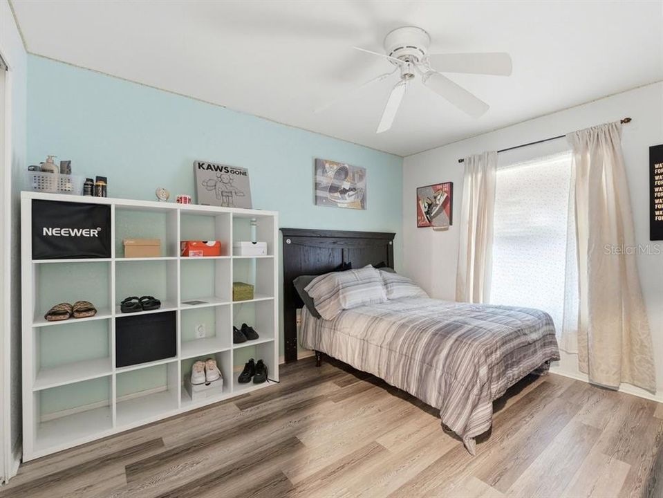 En Venta: $290,000 (4 camas, 2 baños, 1677 Pies cuadrados)