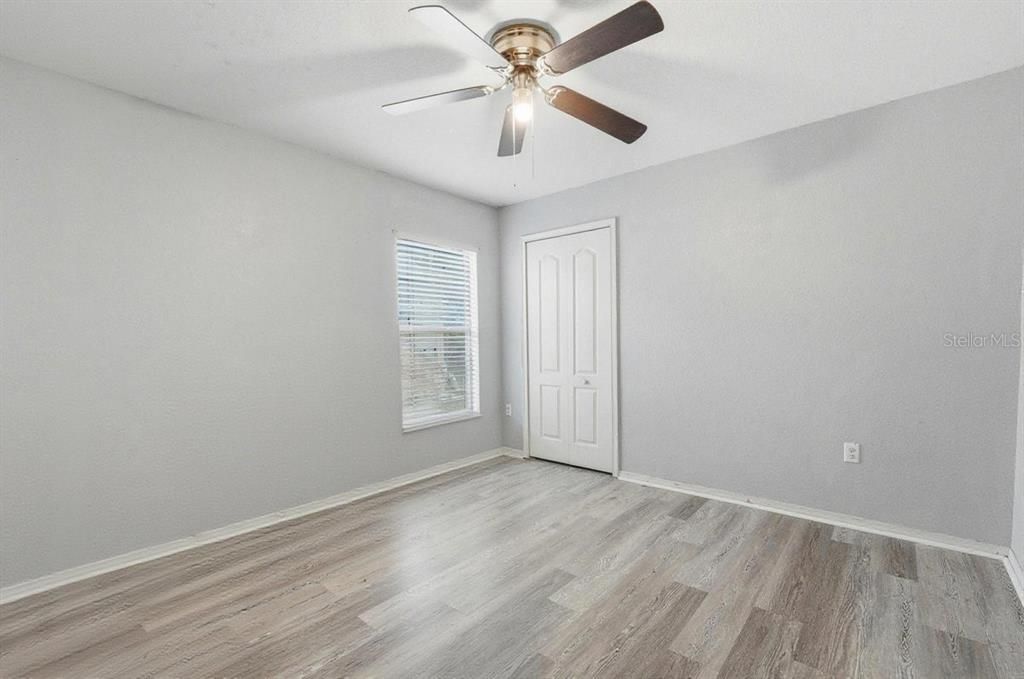 En Venta: $290,000 (4 camas, 2 baños, 1677 Pies cuadrados)