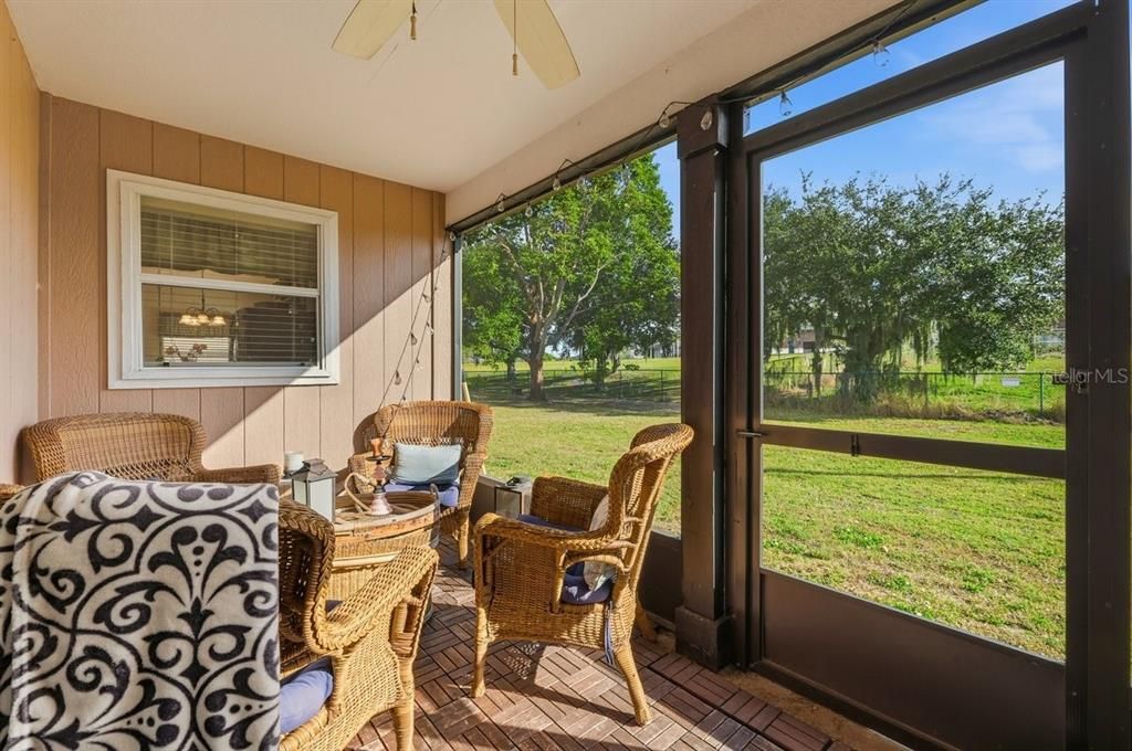 En Venta: $290,000 (4 camas, 2 baños, 1677 Pies cuadrados)