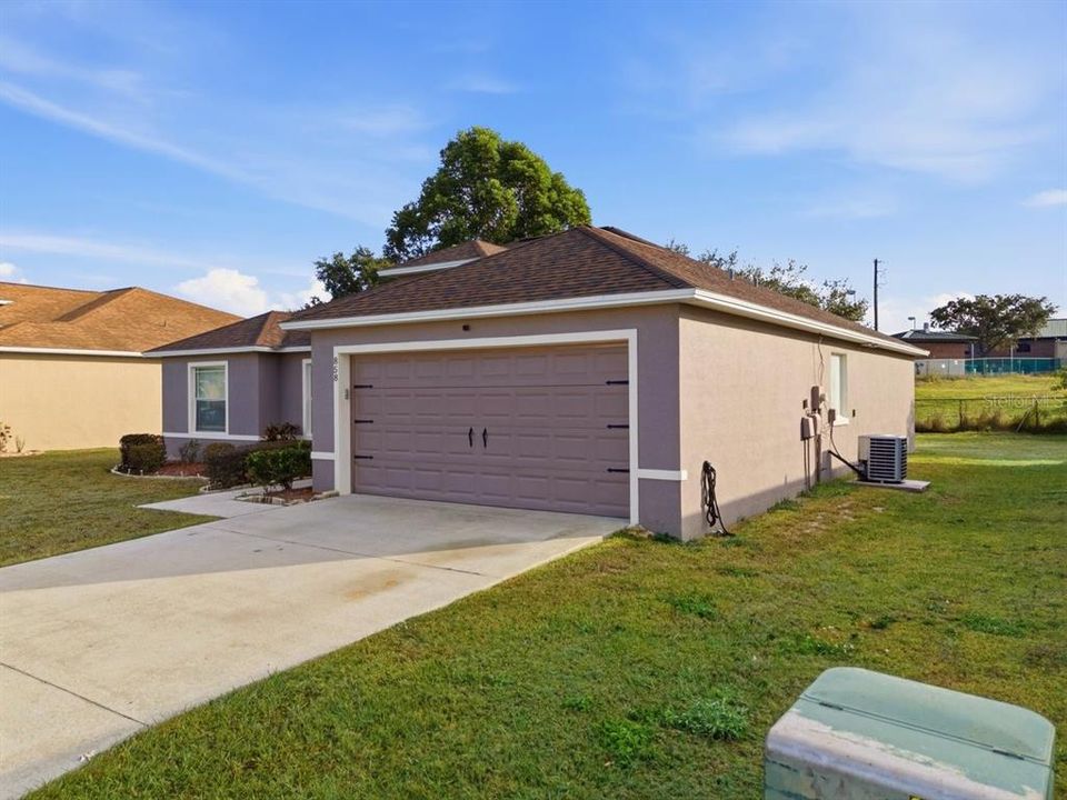 En Venta: $290,000 (4 camas, 2 baños, 1677 Pies cuadrados)