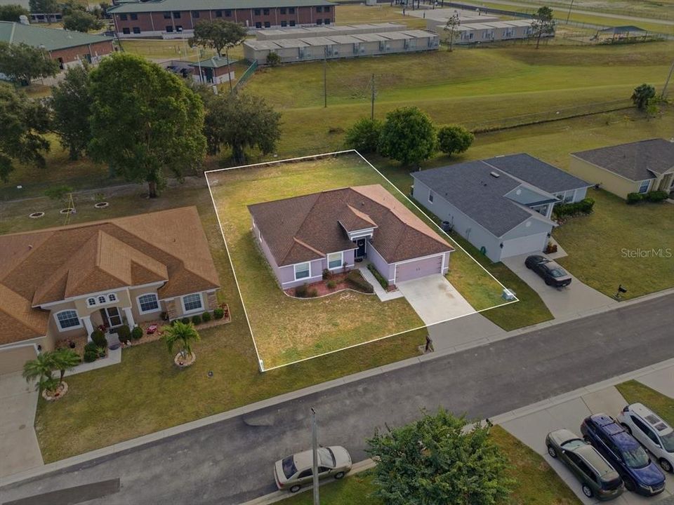 En Venta: $290,000 (4 camas, 2 baños, 1677 Pies cuadrados)