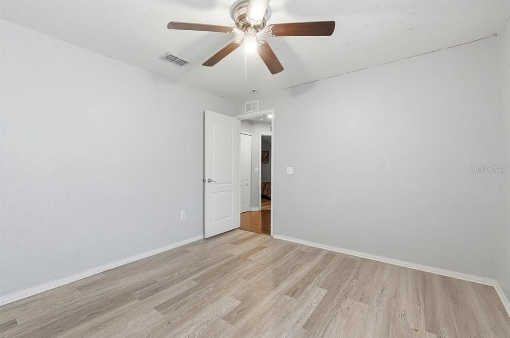 En Venta: $290,000 (4 camas, 2 baños, 1677 Pies cuadrados)