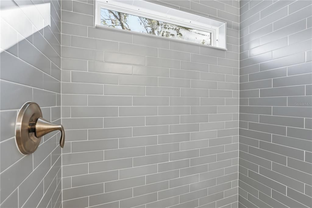 На продажу: $399,000 (3 спален, 2 ванн, 1708 Квадратных фут)