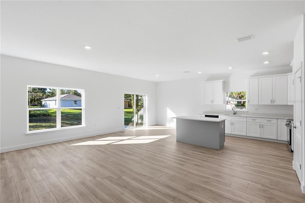 На продажу: $399,000 (3 спален, 2 ванн, 1708 Квадратных фут)