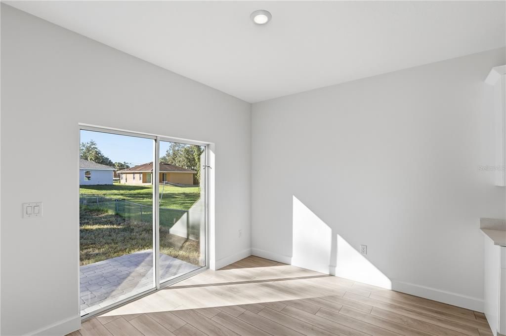 На продажу: $399,000 (3 спален, 2 ванн, 1708 Квадратных фут)