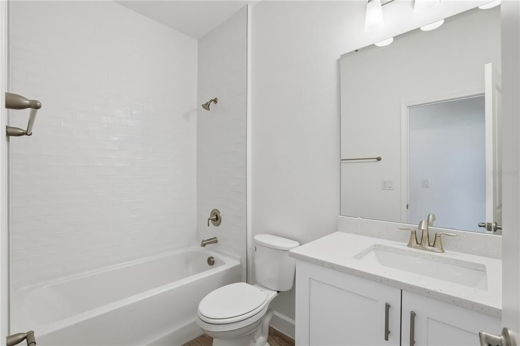 На продажу: $399,000 (3 спален, 2 ванн, 1708 Квадратных фут)