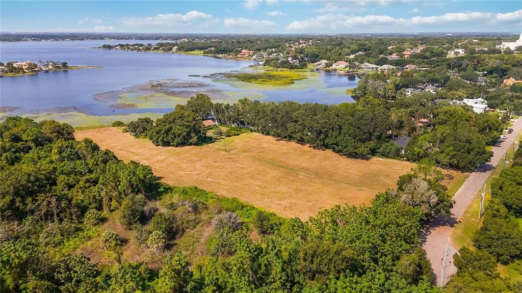 En Venta: $11,800,000 (9.03 acres)