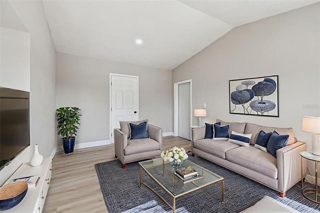 待售: $325,000 (3 贝兹, 1 浴室, 1085 平方英尺)