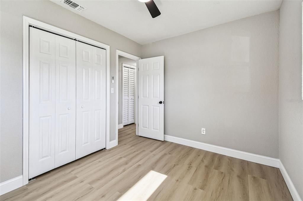 待售: $325,000 (3 贝兹, 1 浴室, 1085 平方英尺)