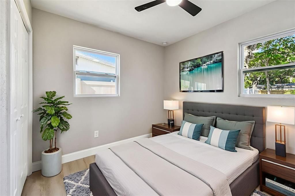 待售: $325,000 (3 贝兹, 1 浴室, 1085 平方英尺)