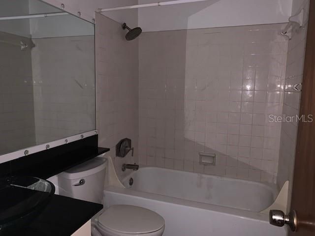 出租: $1,350 (1 贝兹, 1 浴室, 636 平方英尺)