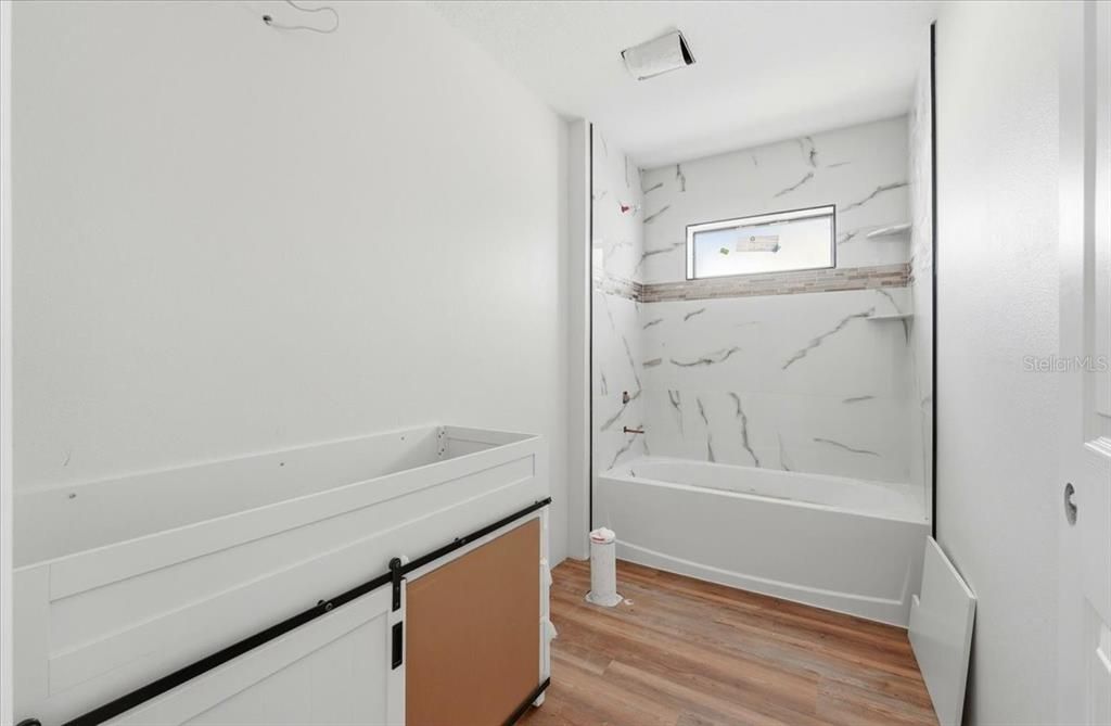 En Venta: $358,000 (3 camas, 2 baños, 1588 Pies cuadrados)