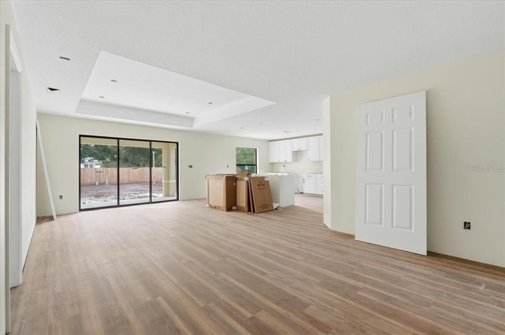 En Venta: $358,000 (3 camas, 2 baños, 1588 Pies cuadrados)