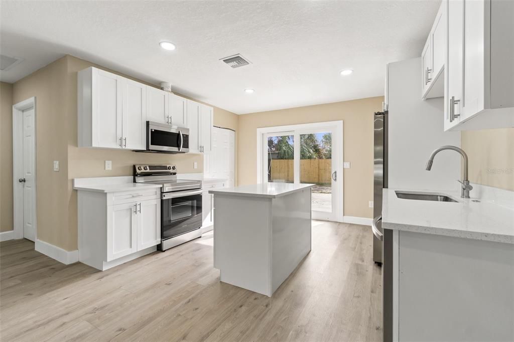 For Sale: $550,000 (4 beds, 2 baths, 1511 Square Feet)