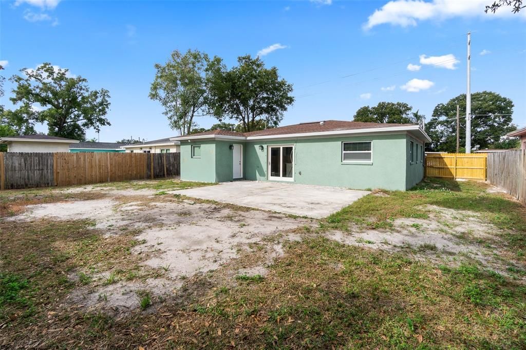 For Sale: $550,000 (4 beds, 2 baths, 1511 Square Feet)