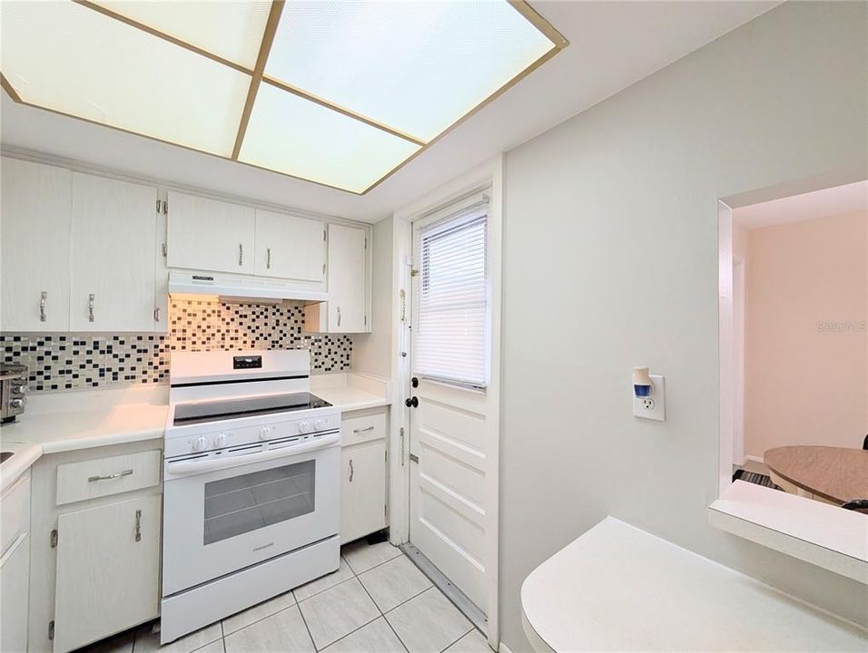 En Venta: $132,900 (2 camas, 1 baños, 865 Pies cuadrados)