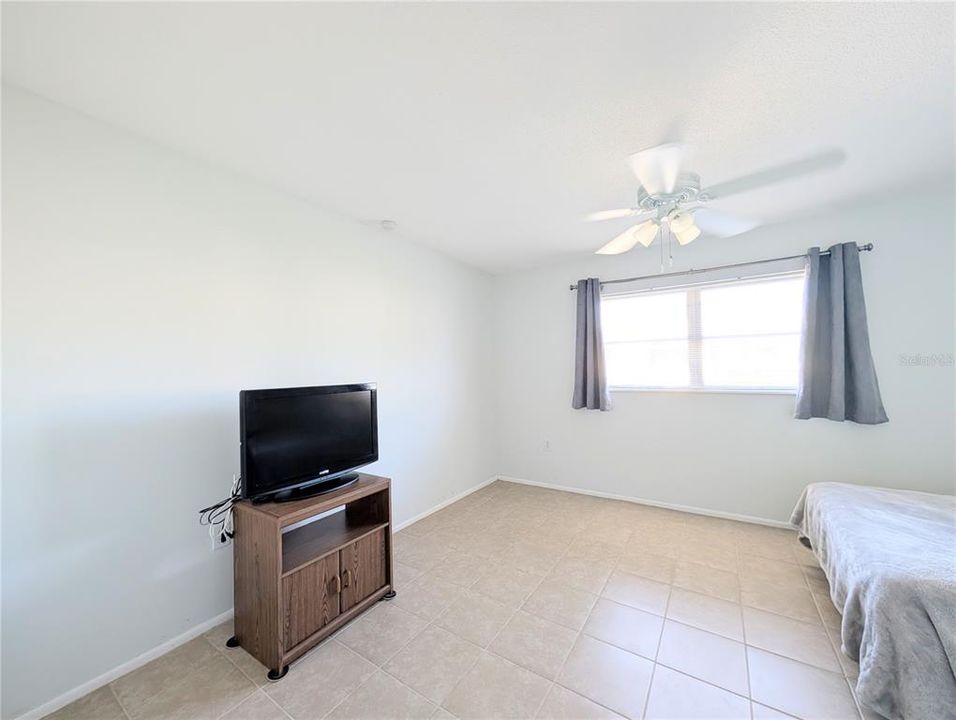 En Venta: $132,900 (2 camas, 1 baños, 865 Pies cuadrados)