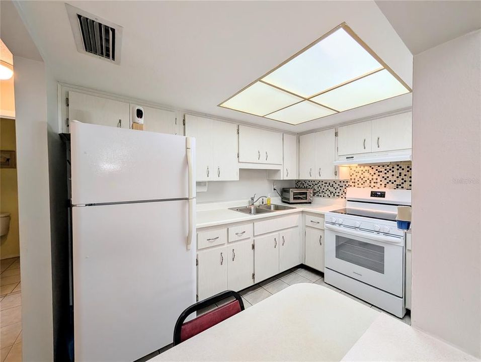 En Venta: $132,900 (2 camas, 1 baños, 865 Pies cuadrados)