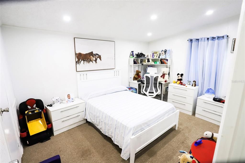 En Venta: $395,000 (4 camas, 2 baños, 2128 Pies cuadrados)