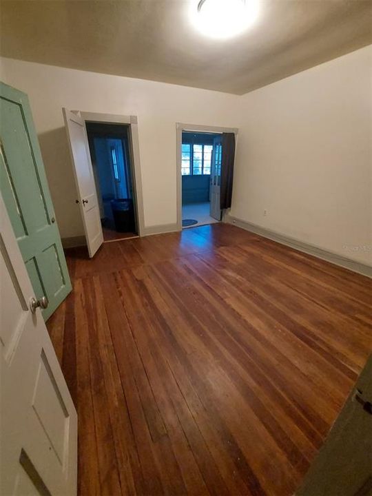 En Venta: $749,900 (3 camas, 2 baños, 2700 Pies cuadrados)