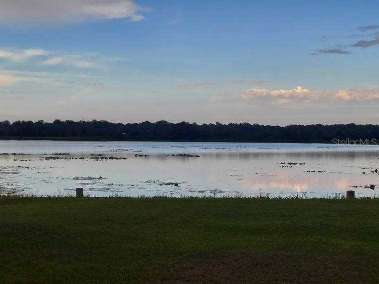 En Venta: $749,900 (3 camas, 2 baños, 2700 Pies cuadrados)