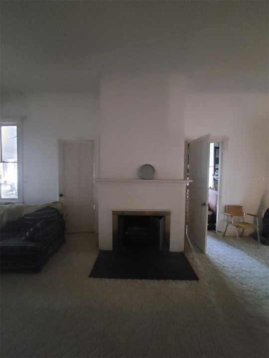 En Venta: $749,900 (3 camas, 2 baños, 2700 Pies cuadrados)