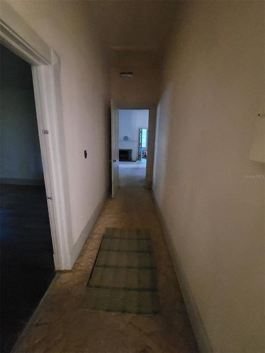 En Venta: $749,900 (3 camas, 2 baños, 2700 Pies cuadrados)