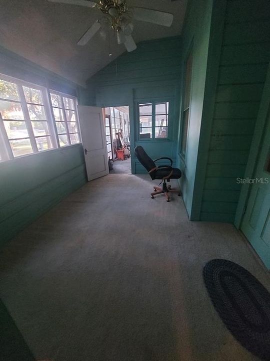 En Venta: $749,900 (3 camas, 2 baños, 2700 Pies cuadrados)