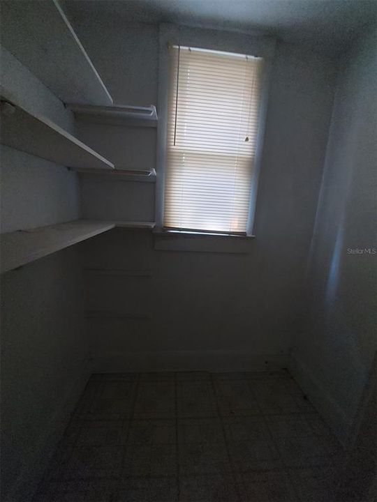 En Venta: $749,900 (3 camas, 2 baños, 2700 Pies cuadrados)