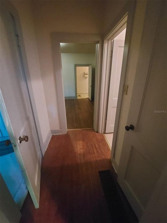 En Venta: $749,900 (3 camas, 2 baños, 2700 Pies cuadrados)