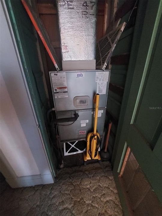 En Venta: $749,900 (3 camas, 2 baños, 2700 Pies cuadrados)